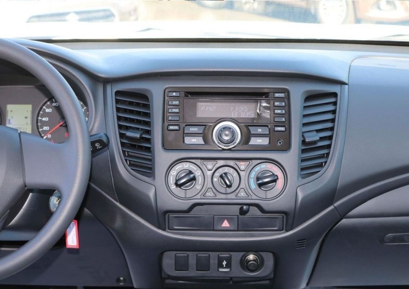 ميتسوبيشي L200 DIESEL - 2.4L -  DOUBLE CABIN - 4X4 - 5MT - POWER LOCKS AND POWER WINDOWS - EXPORT ONLY