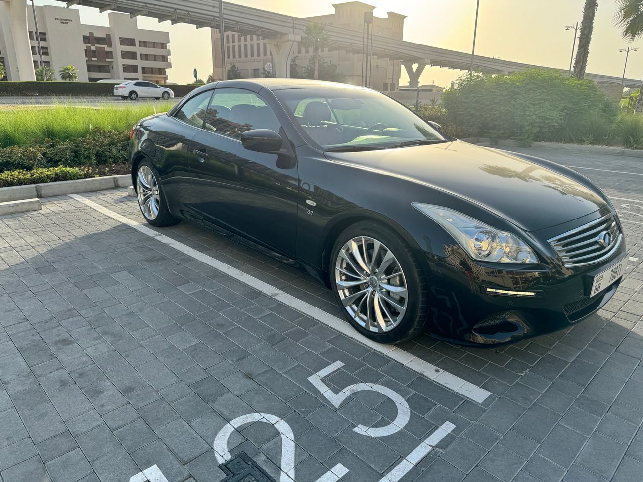 Infiniti Q60