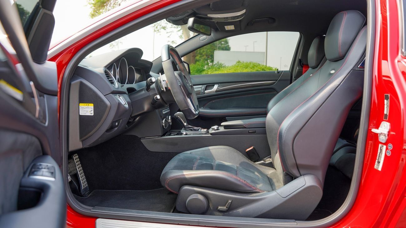 مرسيدس بنز C 63 كوبيه مرسيدس سى 63 بلاك اديشن 2013