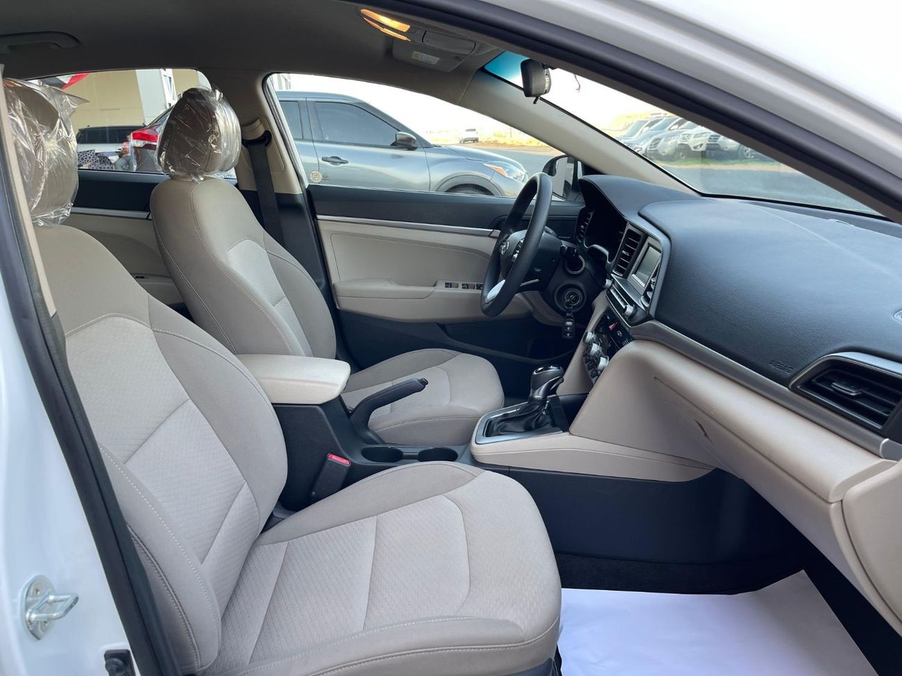 Hyundai Elantra Standard ELANTRA WHITE / LINE ASSIST /APPLE CAR PLAY