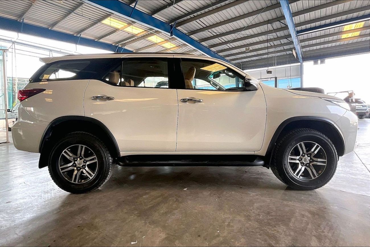 تويوتا فورتونر EXR | شامل الضمان | 0 ﺪﻔﻋﺓ ﺃﻮﻟﻯ