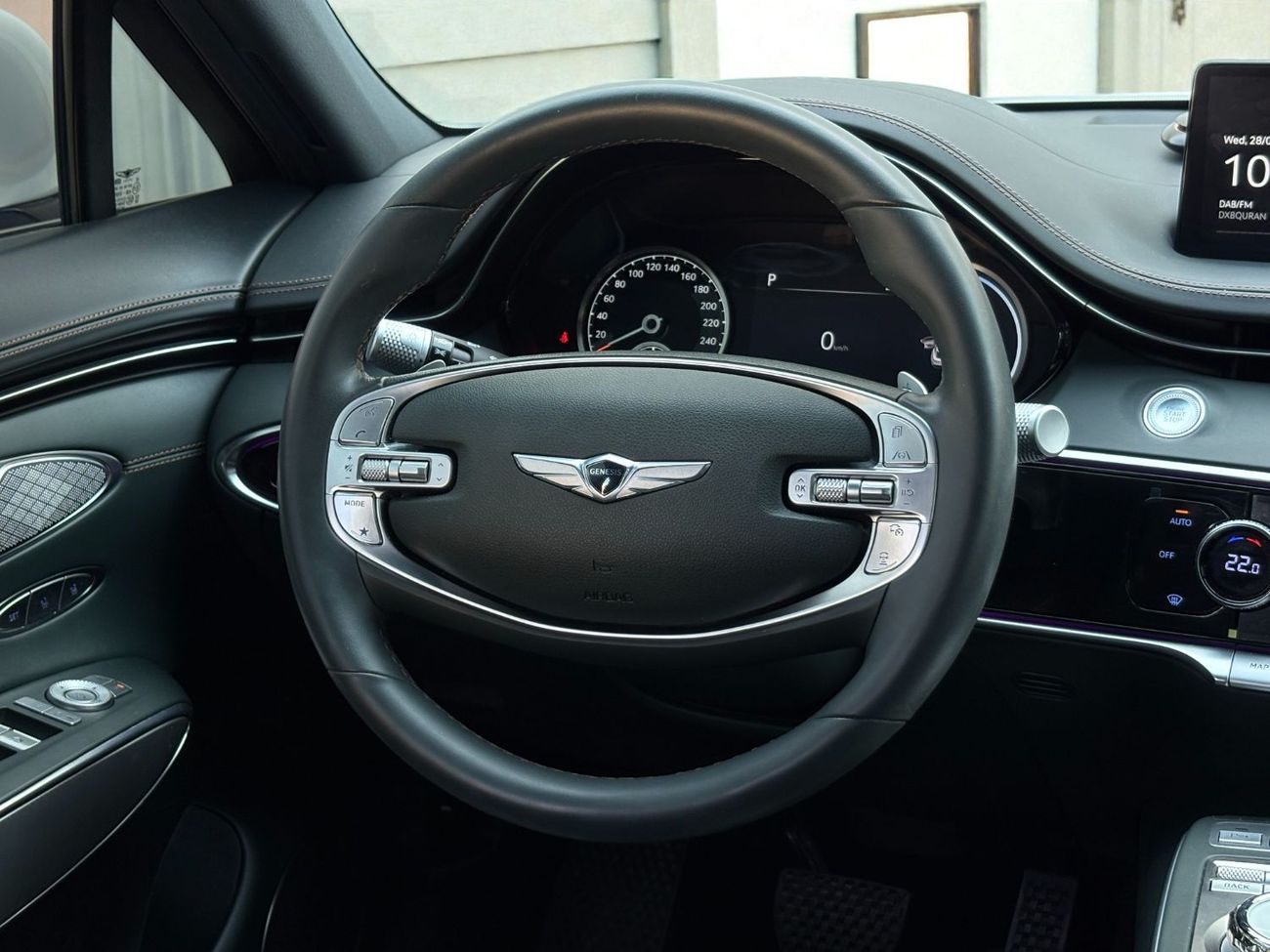 جينيسس GV70 GENESIS GV70 2.5L Turbo I4 | 2024 | GCC SPECS | AED 3,000 PER MONTH