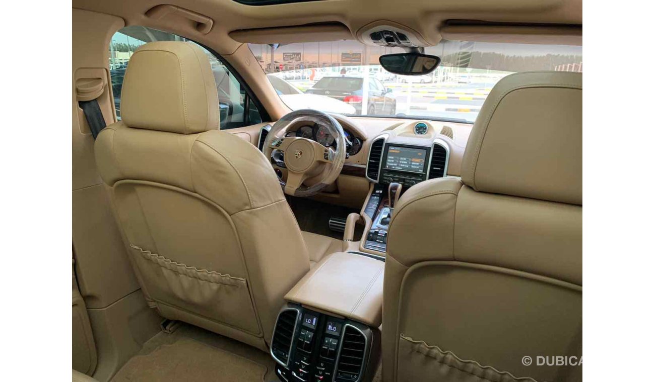 Porsche Cayenne S بورش كايان S موديل 2012 خليجي بدون حوادث فل أوبشن