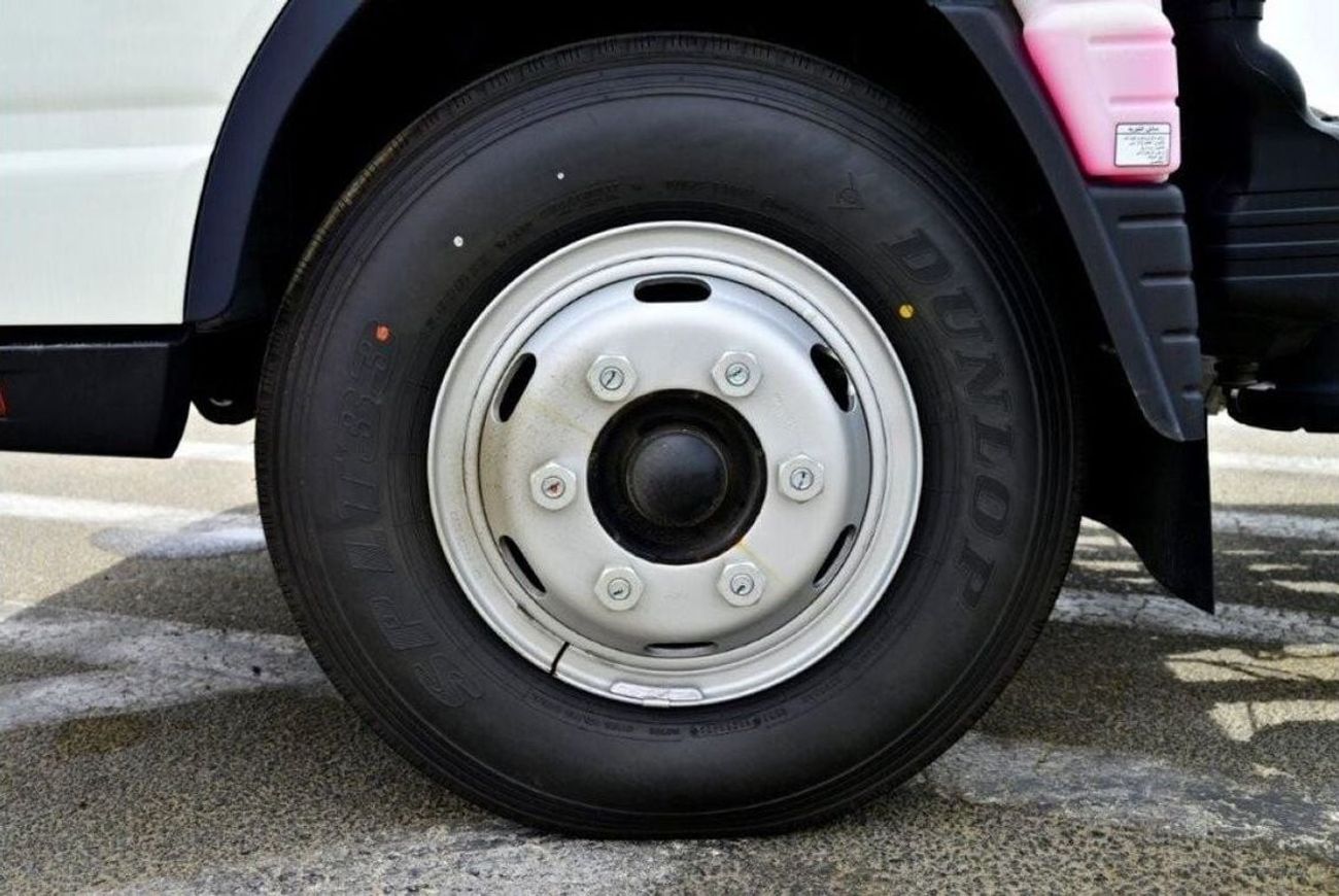 ميتسوبيشي فوسو كانتير Fuso 3 Ton Single Cab Chassis 4.2 Diesel MT