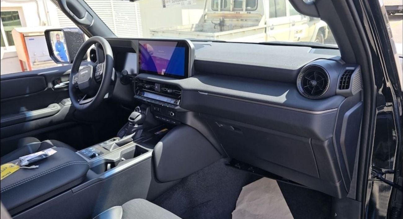 تويوتا برادو Toyota Prado Luxury 2.4L Petrol