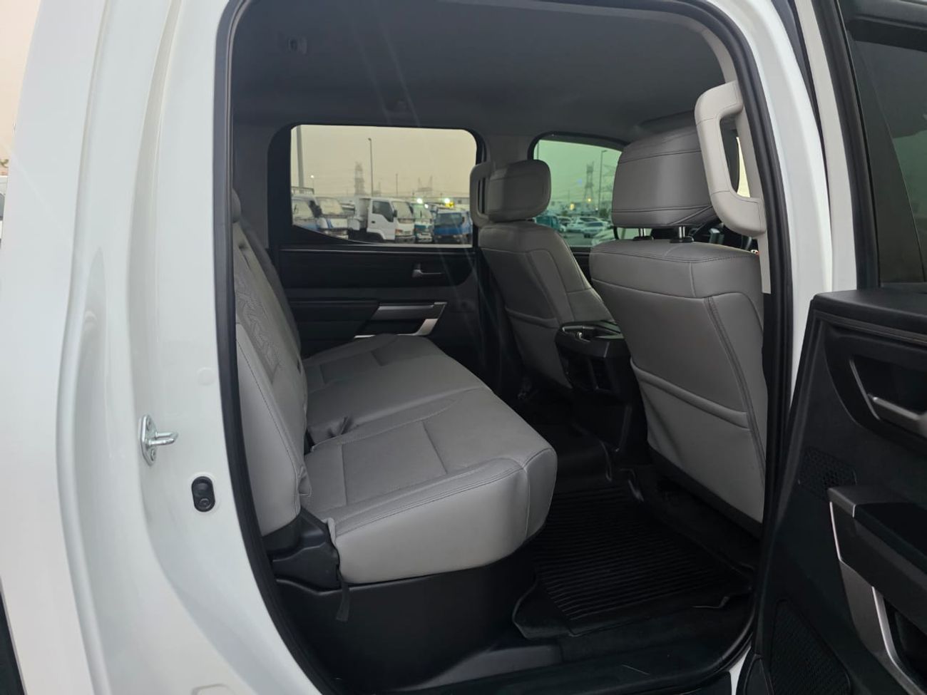 تويوتا تاندرا Crewmax