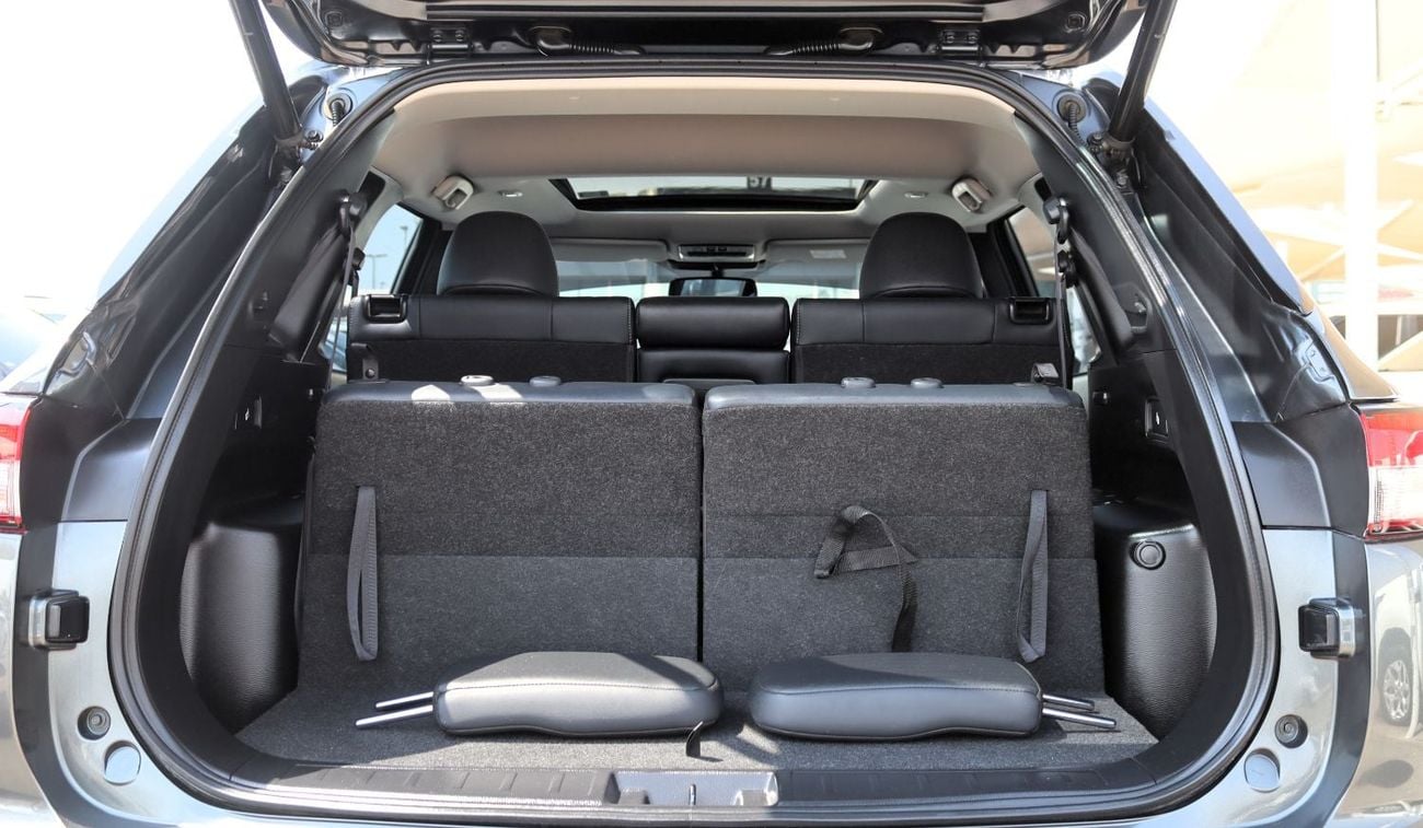 Mitsubishi Outlander GLX HIGHLINE ACCIDENTS FREE - GCC - H LINE - LOW MLAGE - PERFECT CONDITION INSIDE OUT