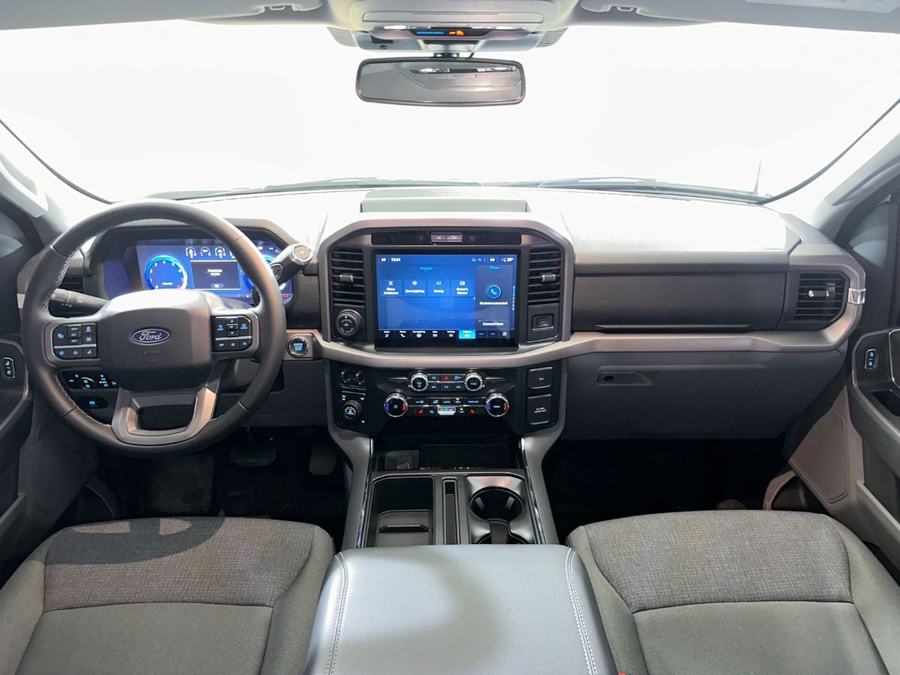 Ford F-150 XLT CREW CAB /F1-1325S/AL TAYER MOTOROS/ AL QOUZ SHOWROOM