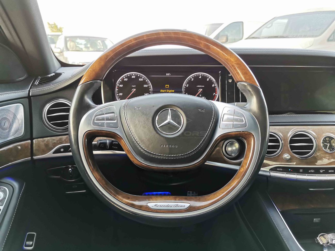 Mercedes-Benz S 550 5.5L, 20" Rims, Power & Memory Seats, 360° Camera, Leather Seats, Twin Sunroof, DVD-USB (LOT # 732)