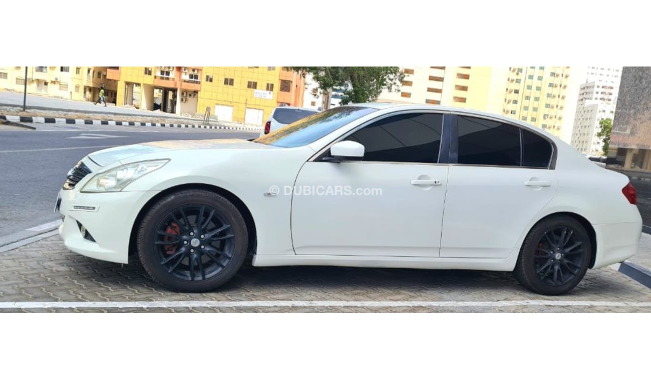 Infiniti G37 INFINITI G37  GCC 2013 FULL OPTION