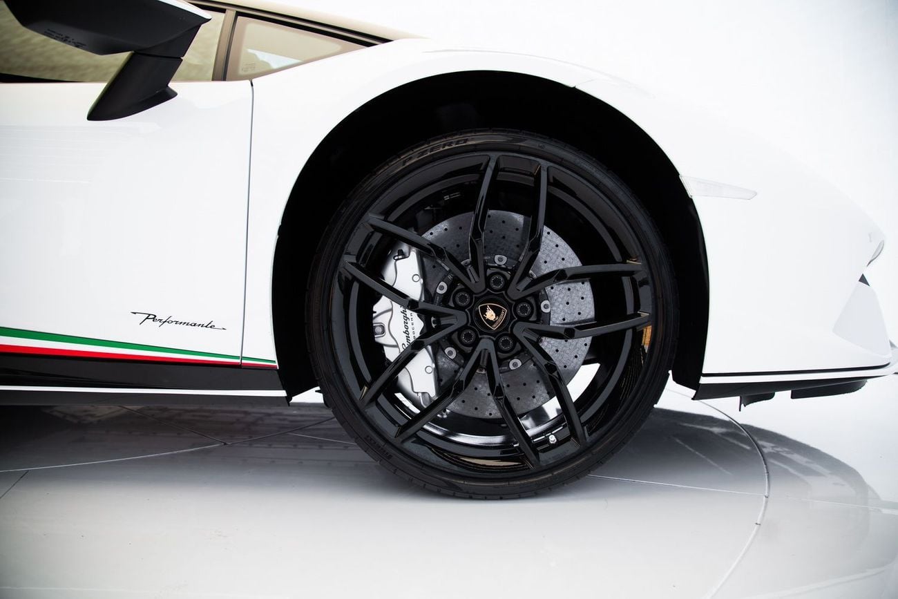 لامبورغيني هوراكان PERFORMANTE