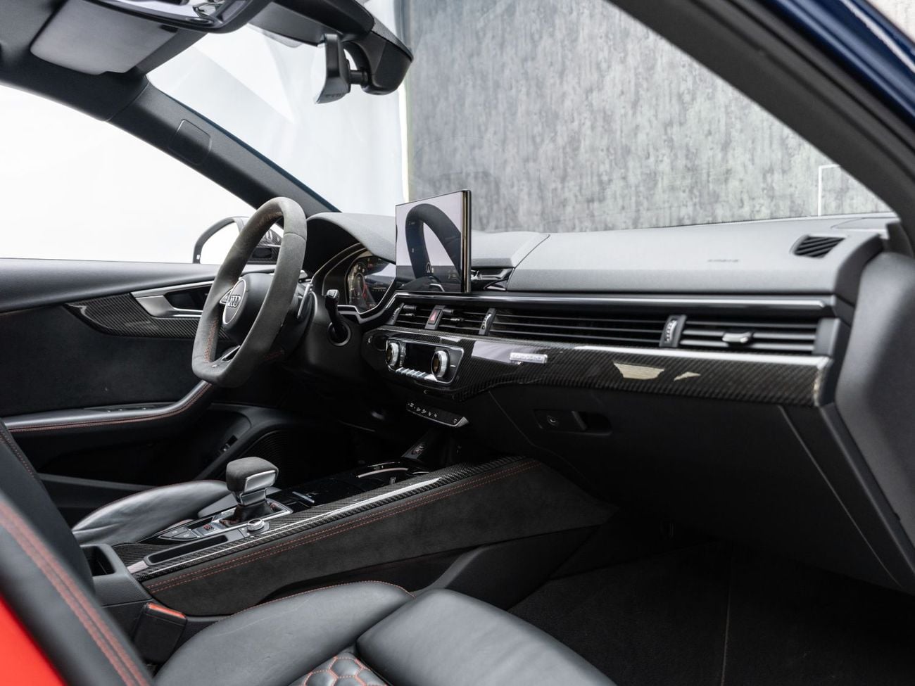 أودي RS4 ستاندارد BUY NOW, PAY 2027 | THE BLACKLINE STANDARD | 2028 Warranty + Service, Low KMs, GCC