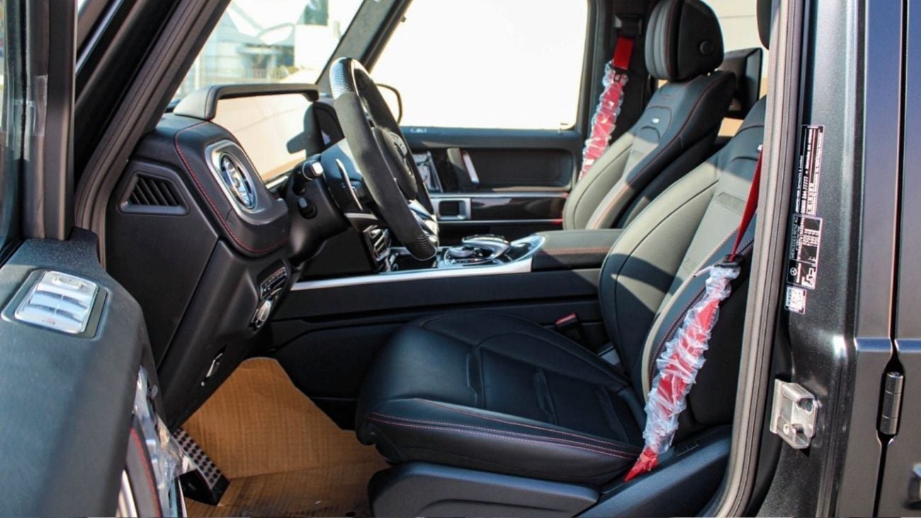 Mercedes-Benz G 63 AMG Premium + MERCEDES-BENZ G63 4.0L V8 AT (Export and Local)