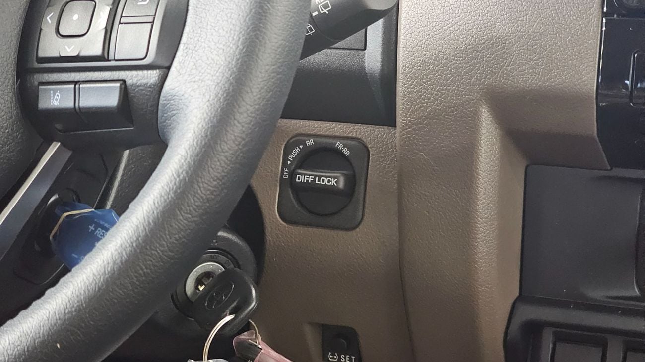 Toyota Land Cruiser 70 HT VXR