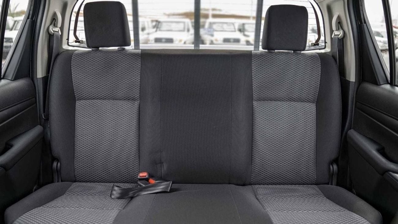 تويوتا هيلوكس Toyota Hilux 2.4 Manual Mid Option 2024