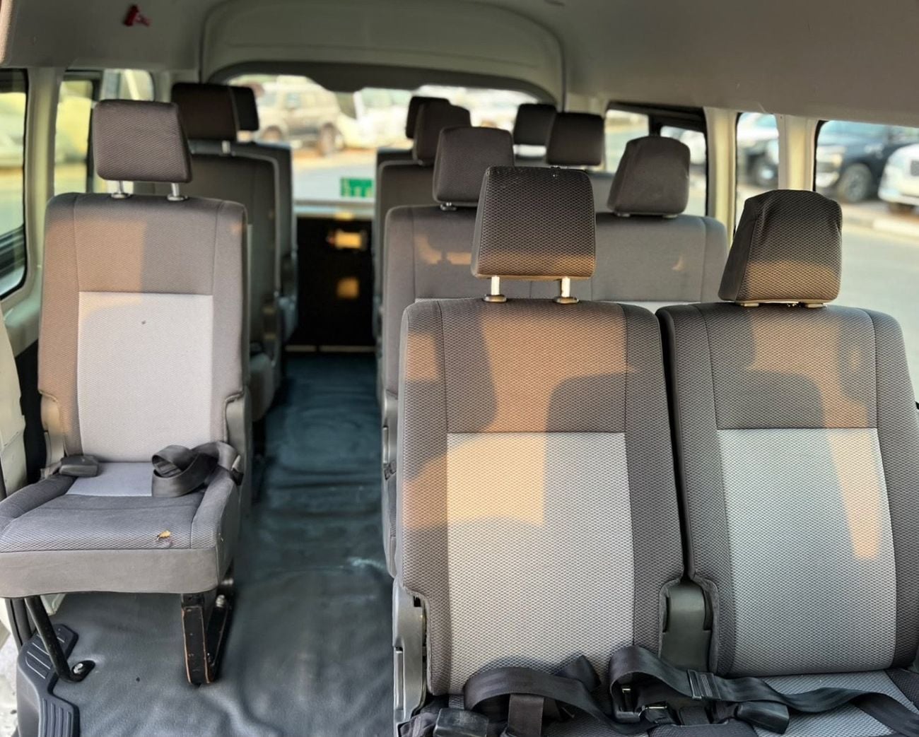 Toyota Hiace 2021 Toyota Hiace 3.5L V6 - Passenger - Manual - Patrol   13 Seater - No Accident -