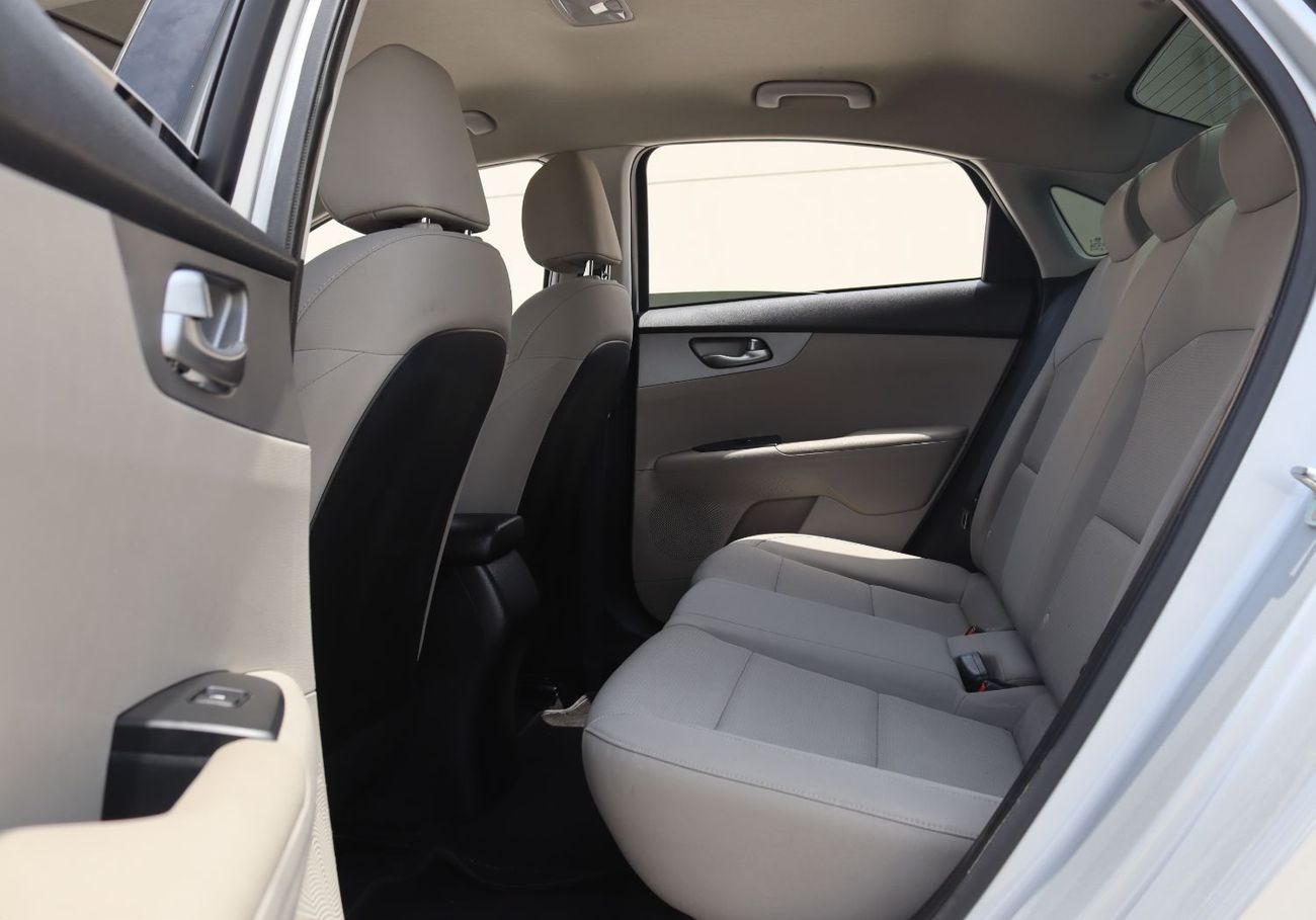 Kia Cerato Kia Cerrato car model 2020, Gulf specifications, accident-free, mileage 95,000 kilometers, with a 16