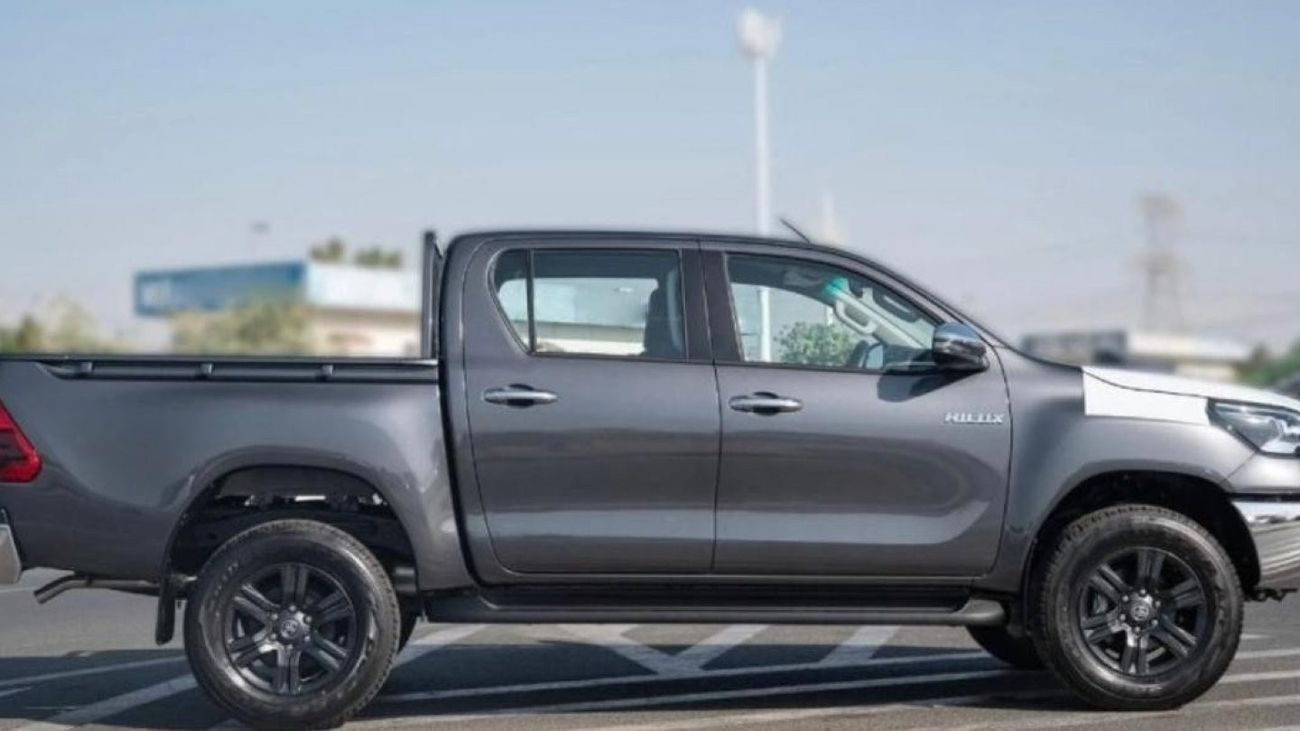 تويوتا هيلوكس Toyota Hilux 2.7L Petrol M/T 2023 Gray
