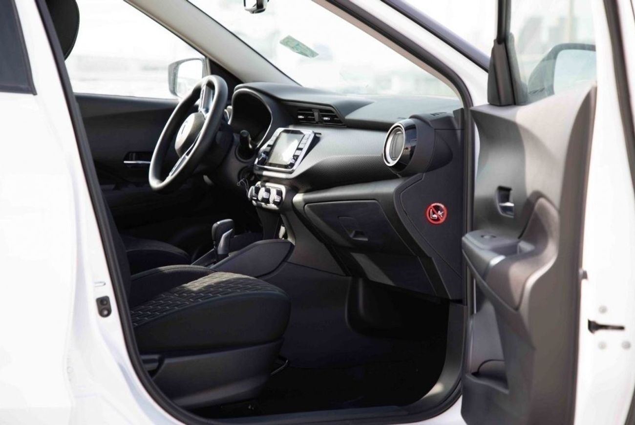 Nissan Kicks 2024 Nissan Kicks 1.6 SV - White Body & Black Roof Inside Black | Export Only