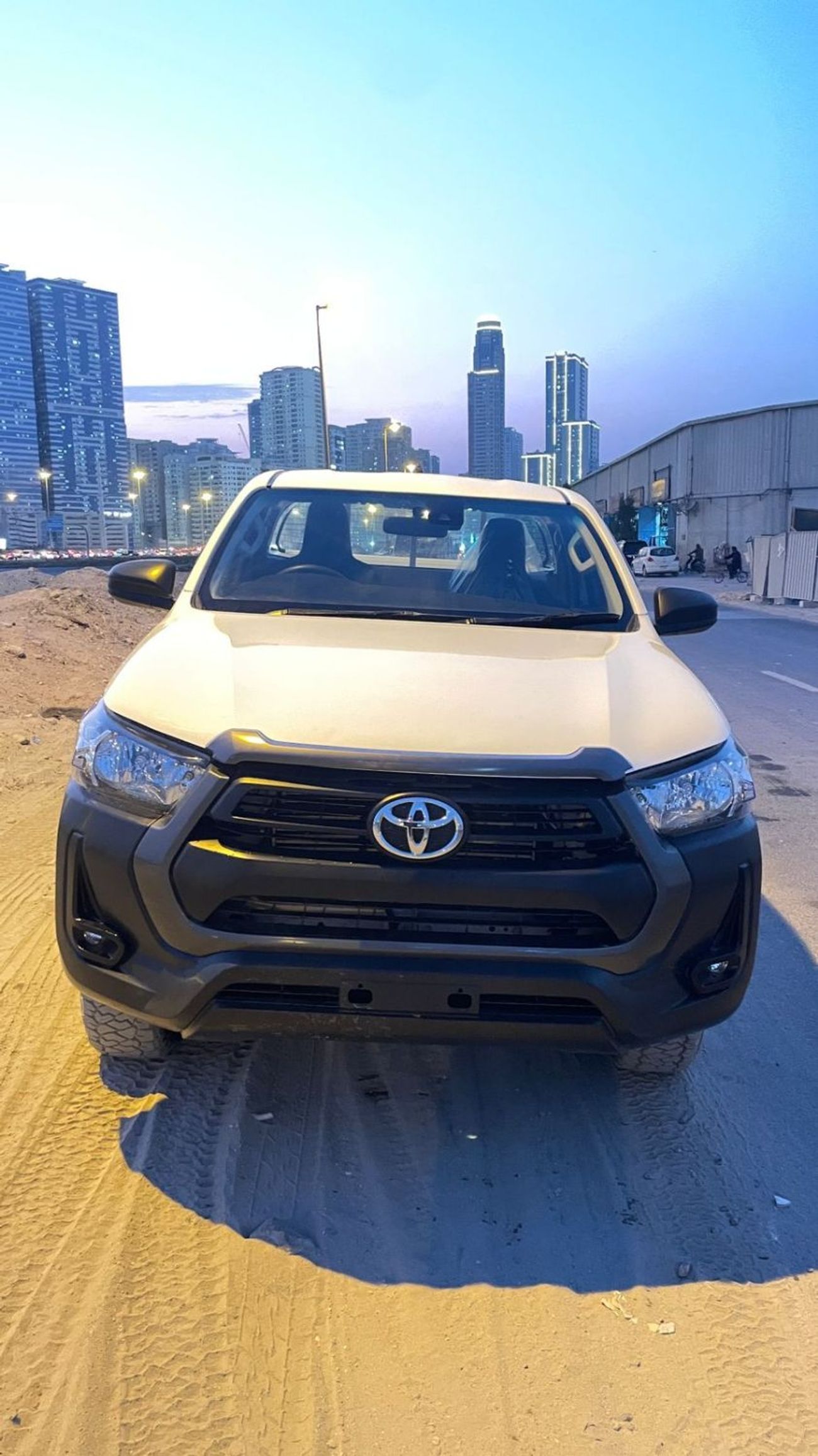 Toyota Hilux DIESEL 2.8 LITER  ,RIGHT HAND DRIVE ,AUTOMATIC GEAR