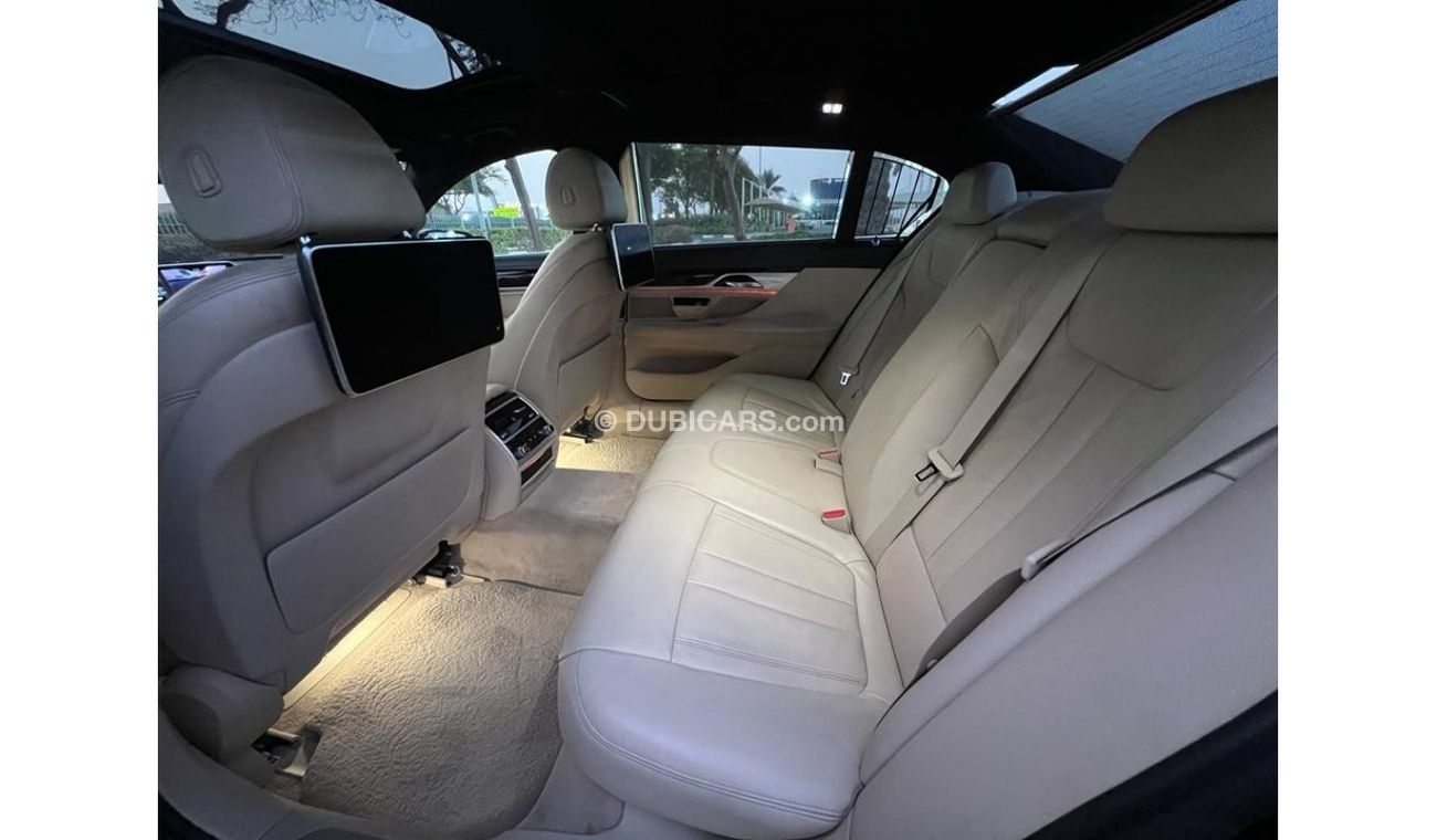 BMW 730Li Luxury BMW 730LI 2.0 2018 GCC FULL OPTION ORIGINAL PAINT FULL SERVICE HISTORY