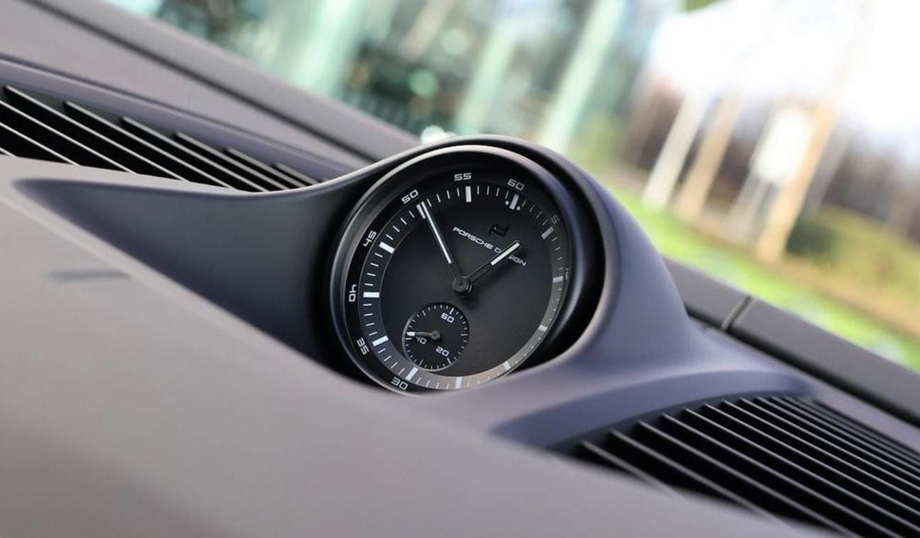 بورش ماكان Electric Estate 470kW Turbo RIGHT HAND DRIVE