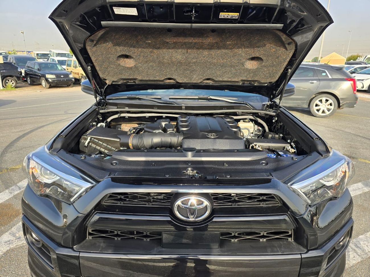 Toyota 4Runner *Offer* 2020 Toyota 4Runner SR5 Premium Black Edition - 4x4 AWD - UAE PASS