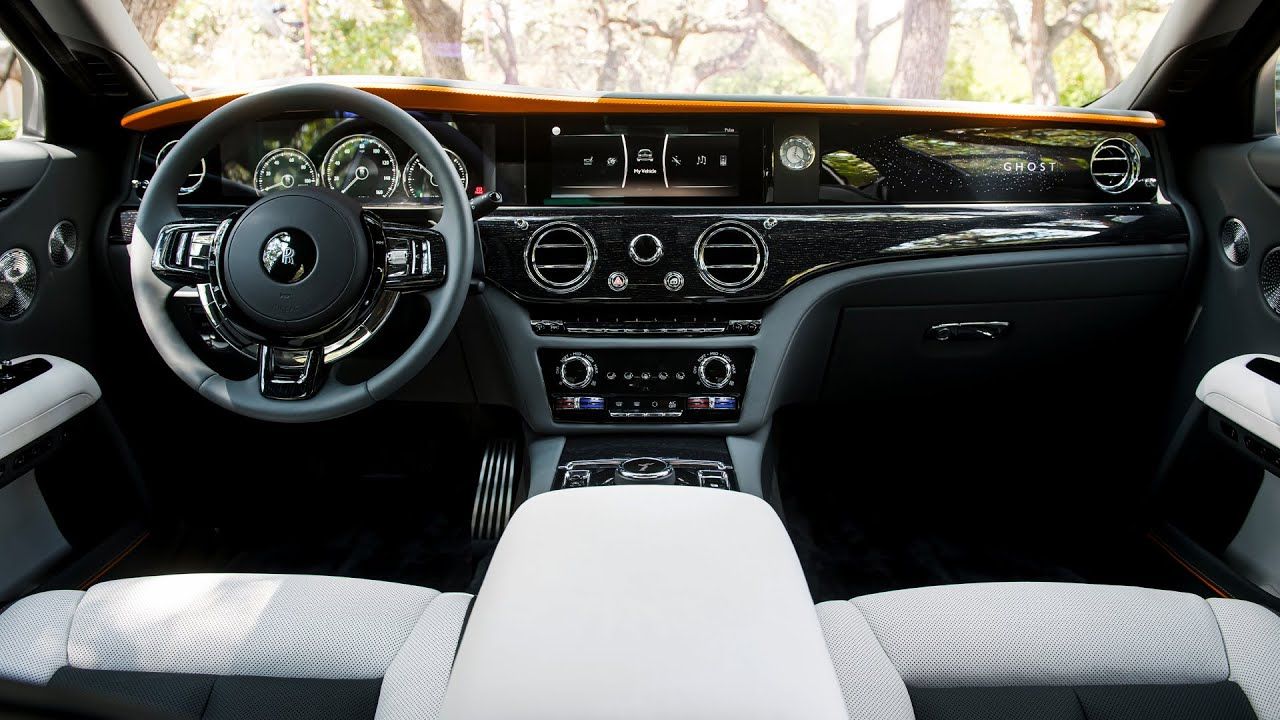 Rolls-Royce Ghost interior - Cockpit