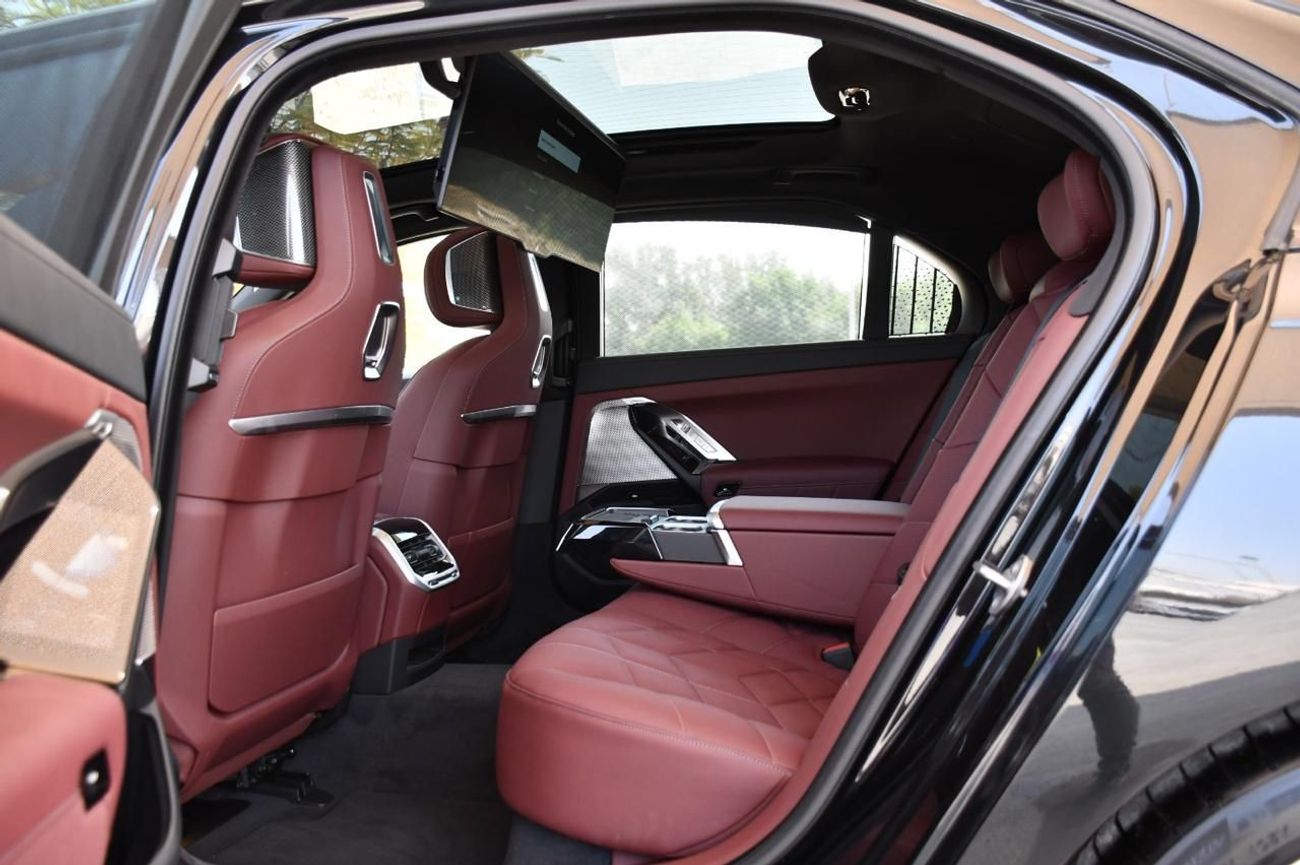 BMW 735 BMW 735i M KIT 2024 GCC FULL