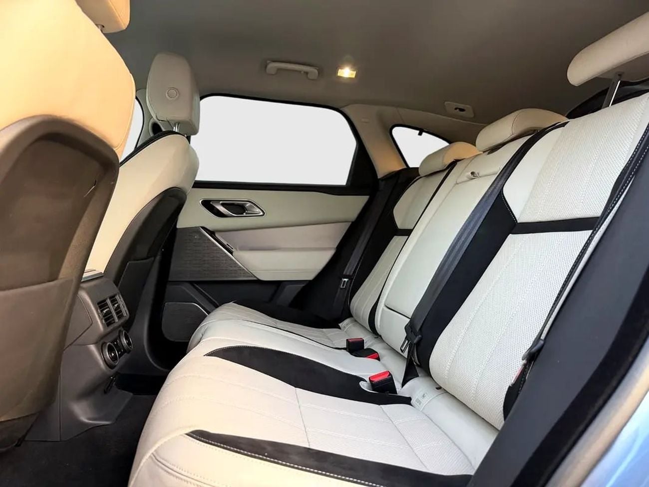 لاند روفر رينج روفر فيلار إس إي P250 | SE R-DYNAMIC | 2.0L TURBO | GCC SPECS