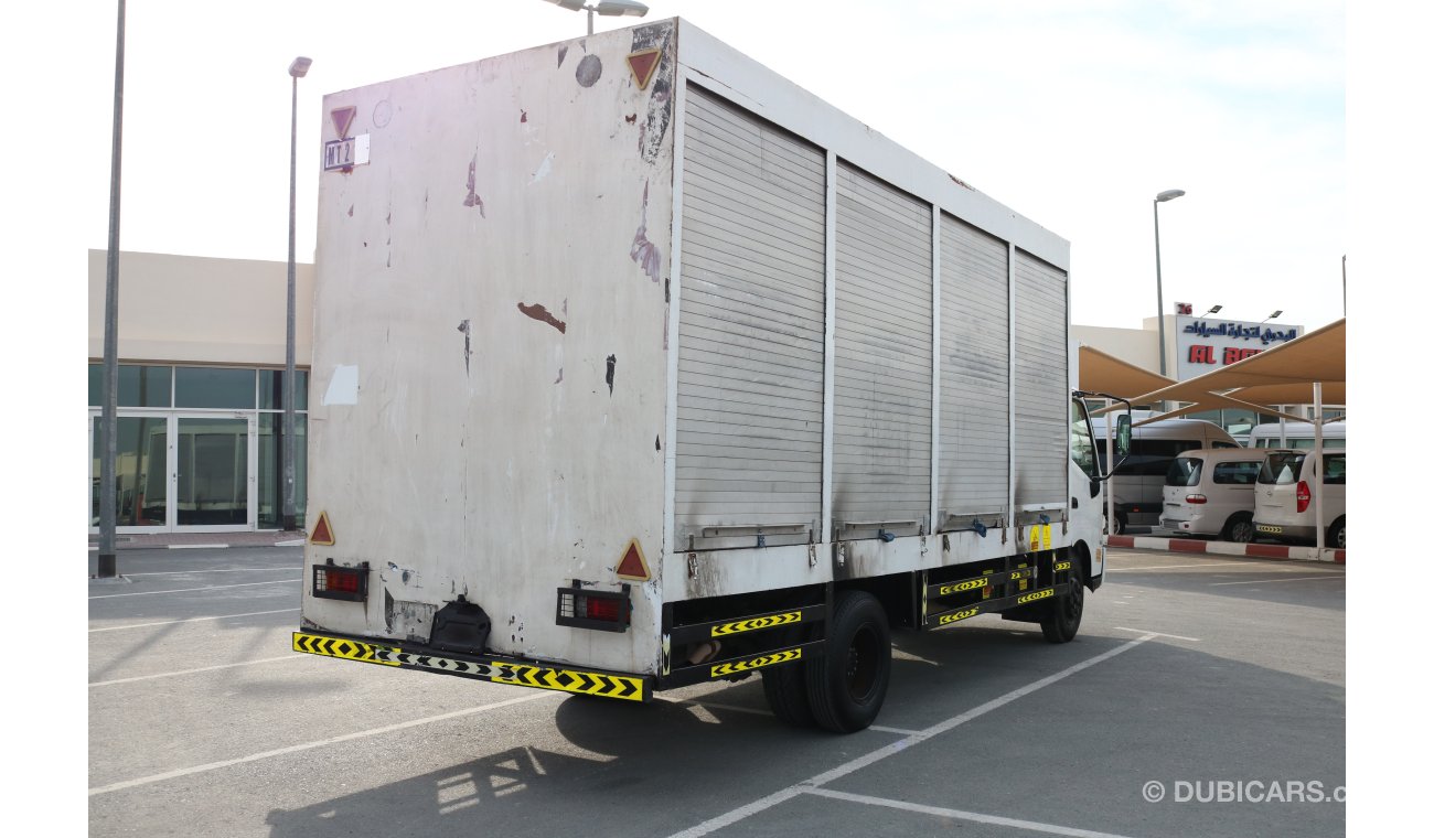 Hino 300 916 SERIES 6.2 TON TRUCK