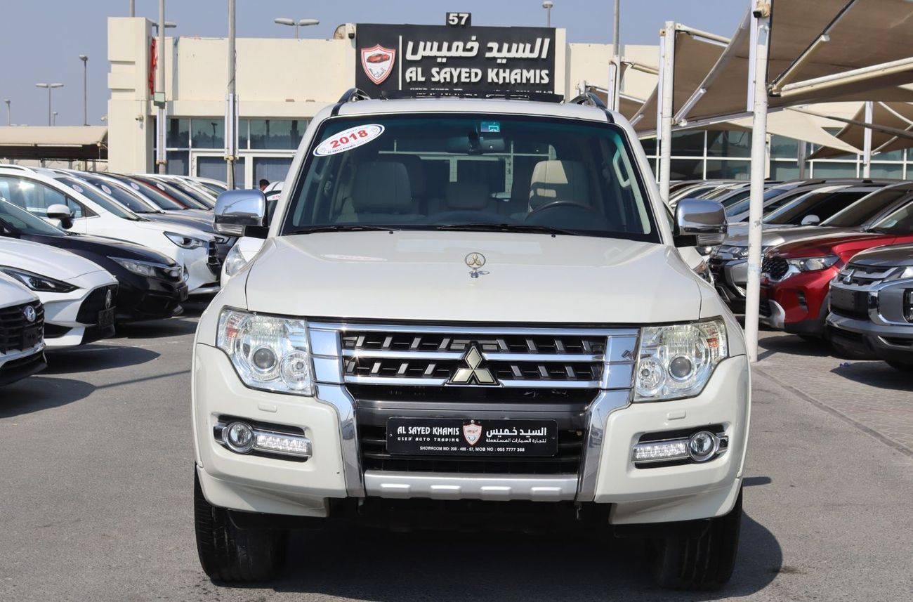 Mitsubishi Pajero GLS Highline Top 3.8L Mitsubishi Pajero 2018 GCC, accident-free, 3.8L (6) cylinder engine, 7 seats -