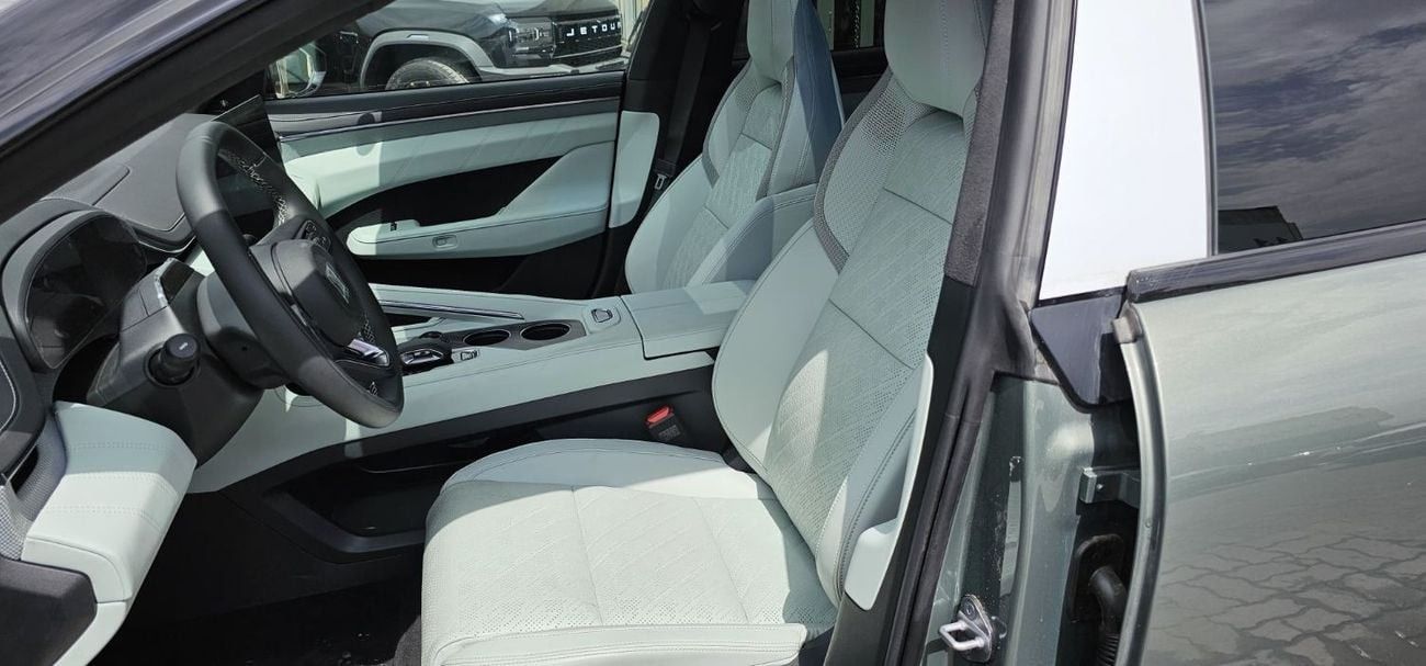 زيكر 001 Long Range RWD