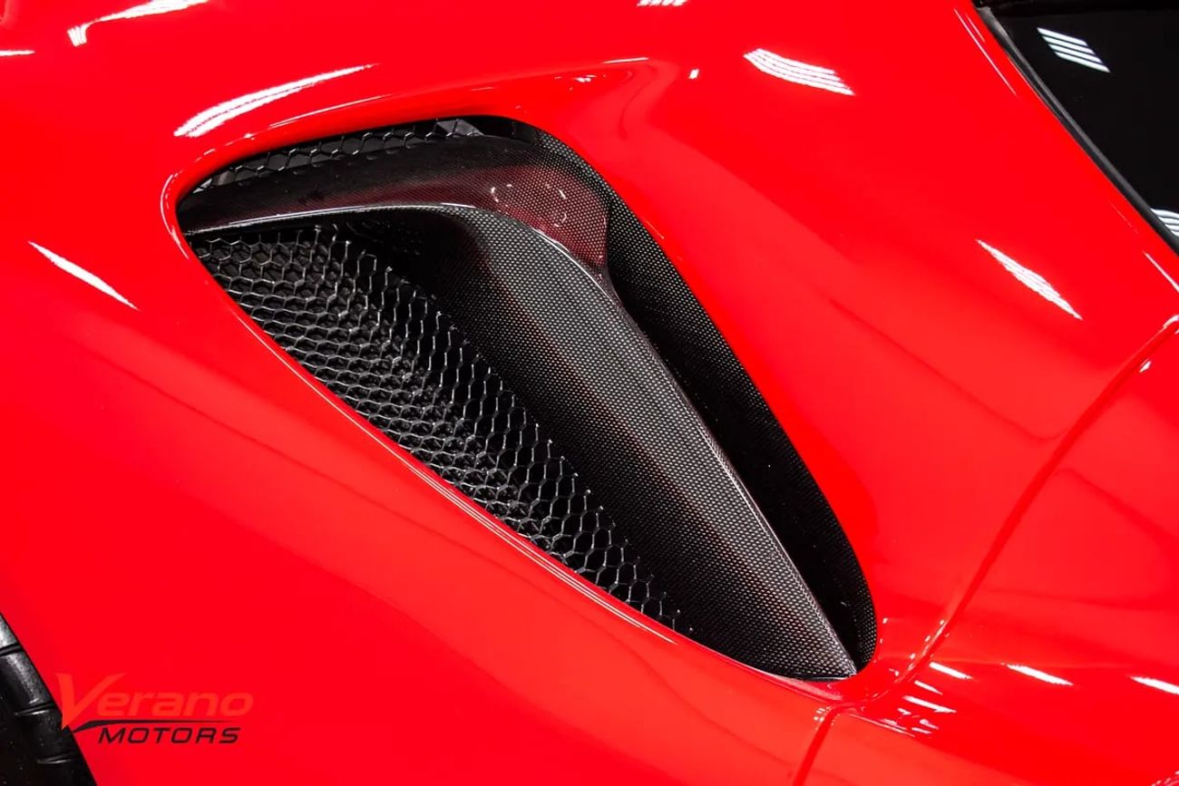 فيراري SF90 ستراديل SF90 Assetto Fiorano | Extended Carbon Spec | Al Tayer Service And Warranty | Full Spec