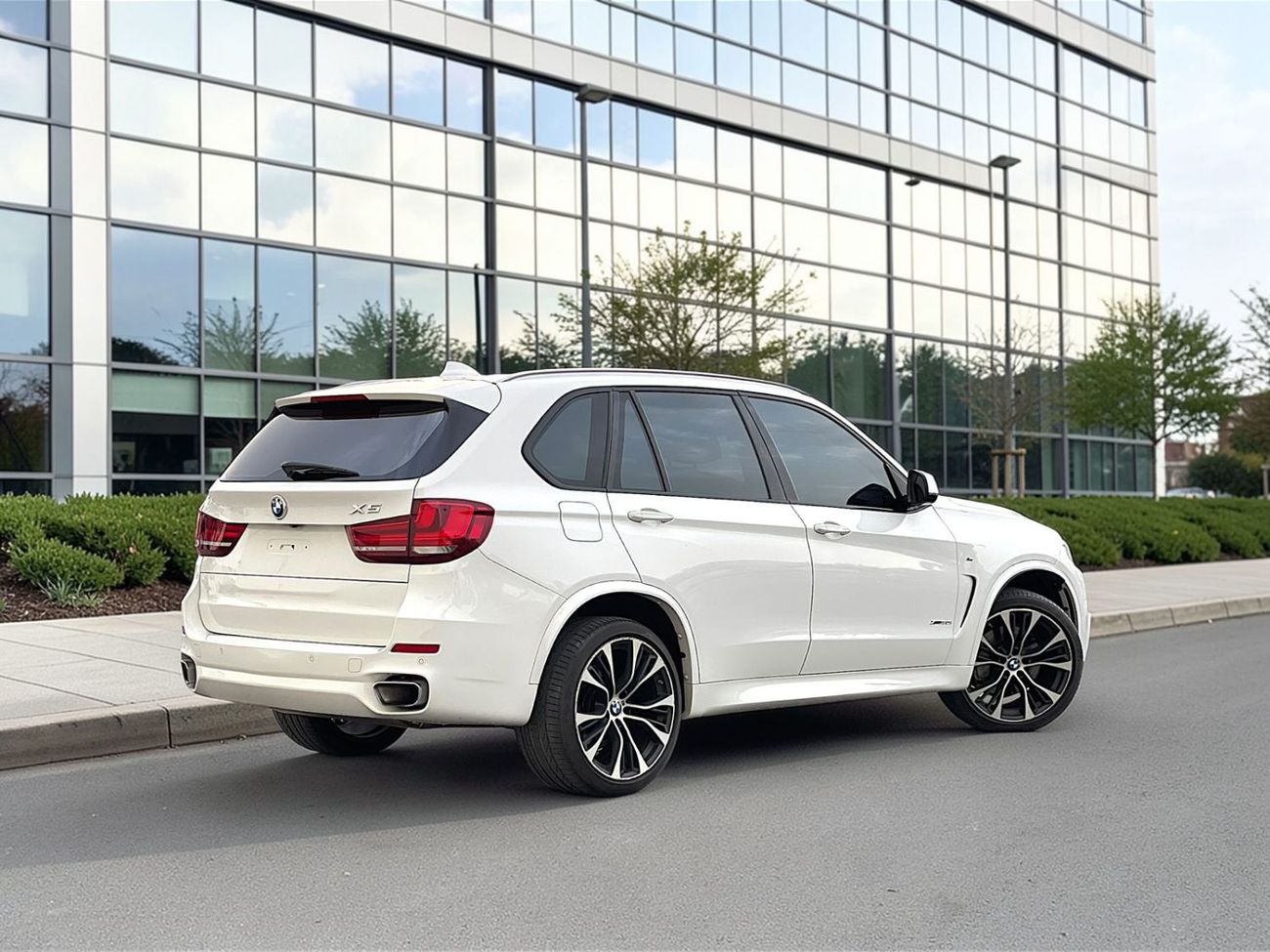 بي أم دبليو X5 1,400 PM | | Xdrive50i | M SPORT | FULL SERVICE HISTORY | 4.4L V8 | 0% DOWNPAYMENT