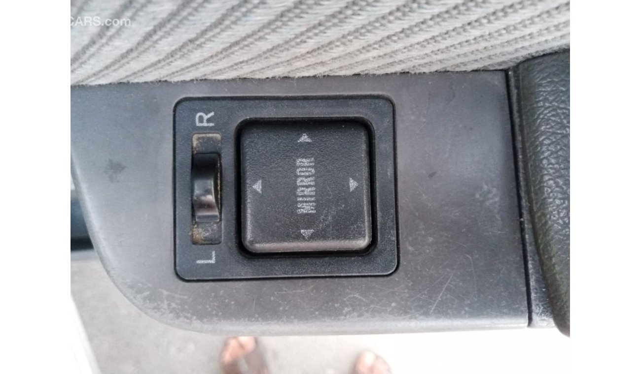 تويوتا هيلوكس TOYOTA HILUX PICK UP RIGHT HAND DRIVE (PM972)