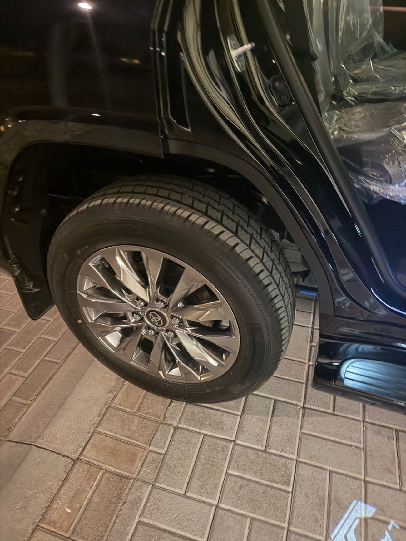 تويوتا لاند كروزر VXR