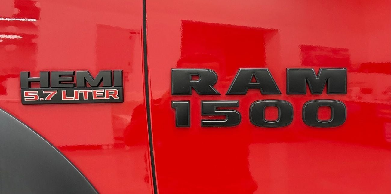 Dodge Ram Van Only 8000 km .. Brand new condition .. V8 .. 5,7 L .. HEMI