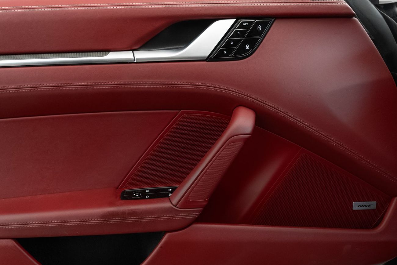 Porsche 911 Carrera 4S 3.0L (380 HP) Coupe