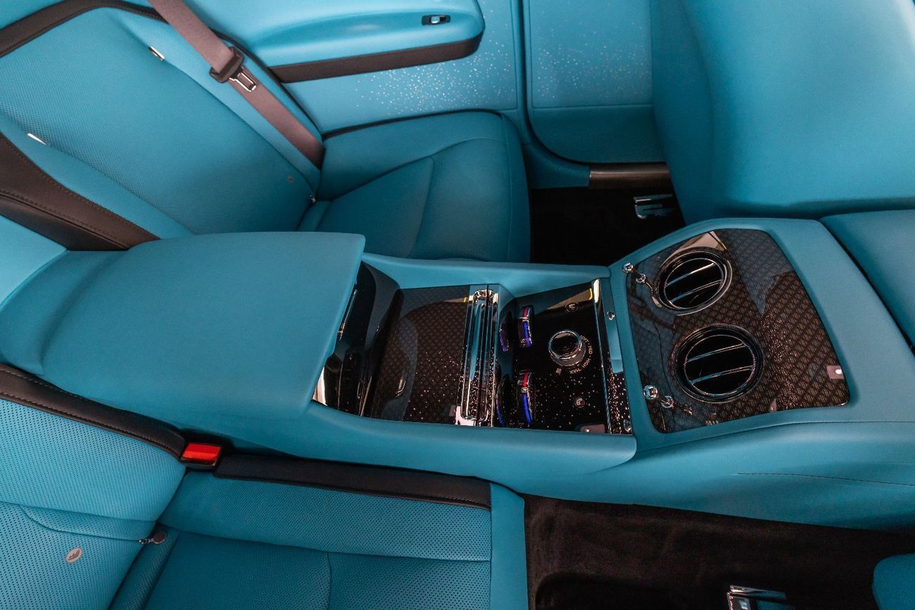 رولز رويس سبيكتر Coupe Rolls-Royce Spectre - Black Badge - 2 Tone Interior - Starlight - 2025 With Warranty