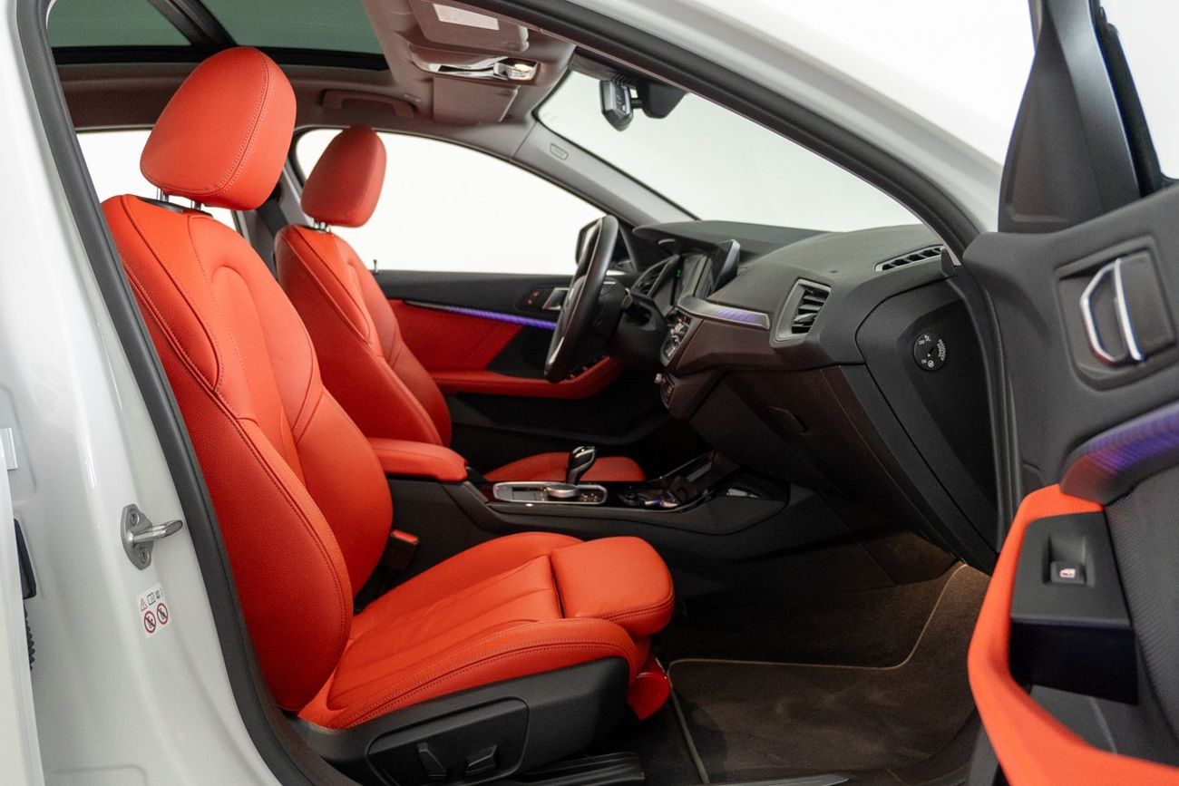 BMW 120i Exclusive 2.0L Sport Line