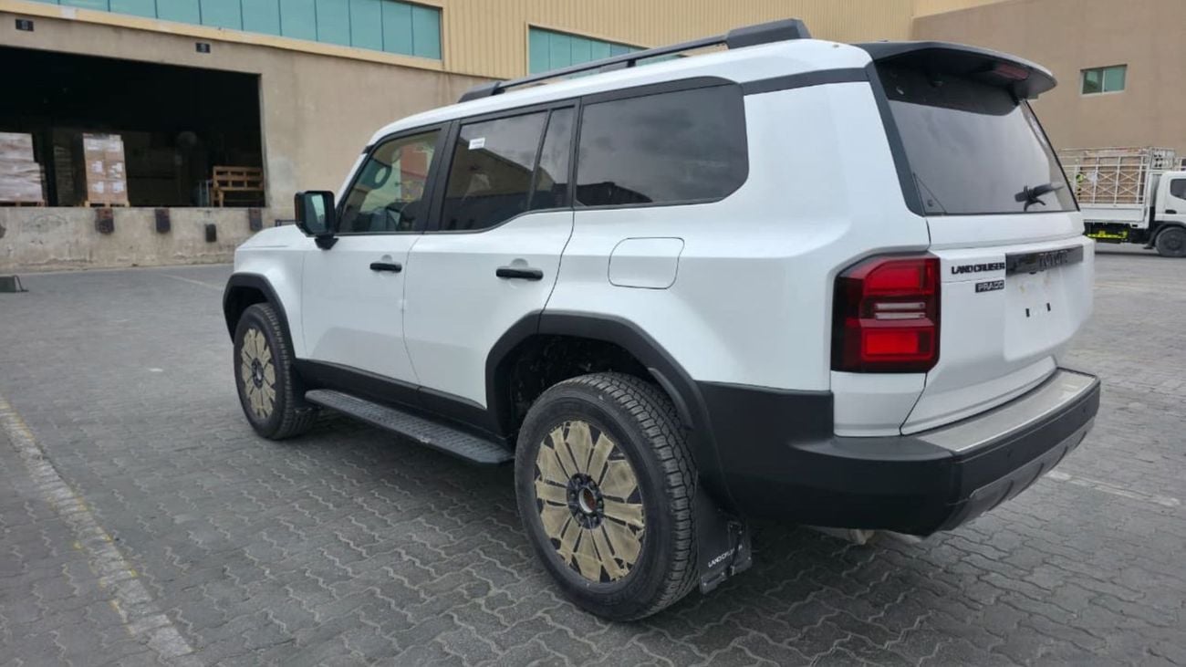 تويوتا برادو 2.4L | T/Petrol | 4x4 | Four Door | 5 Seater | Automatic