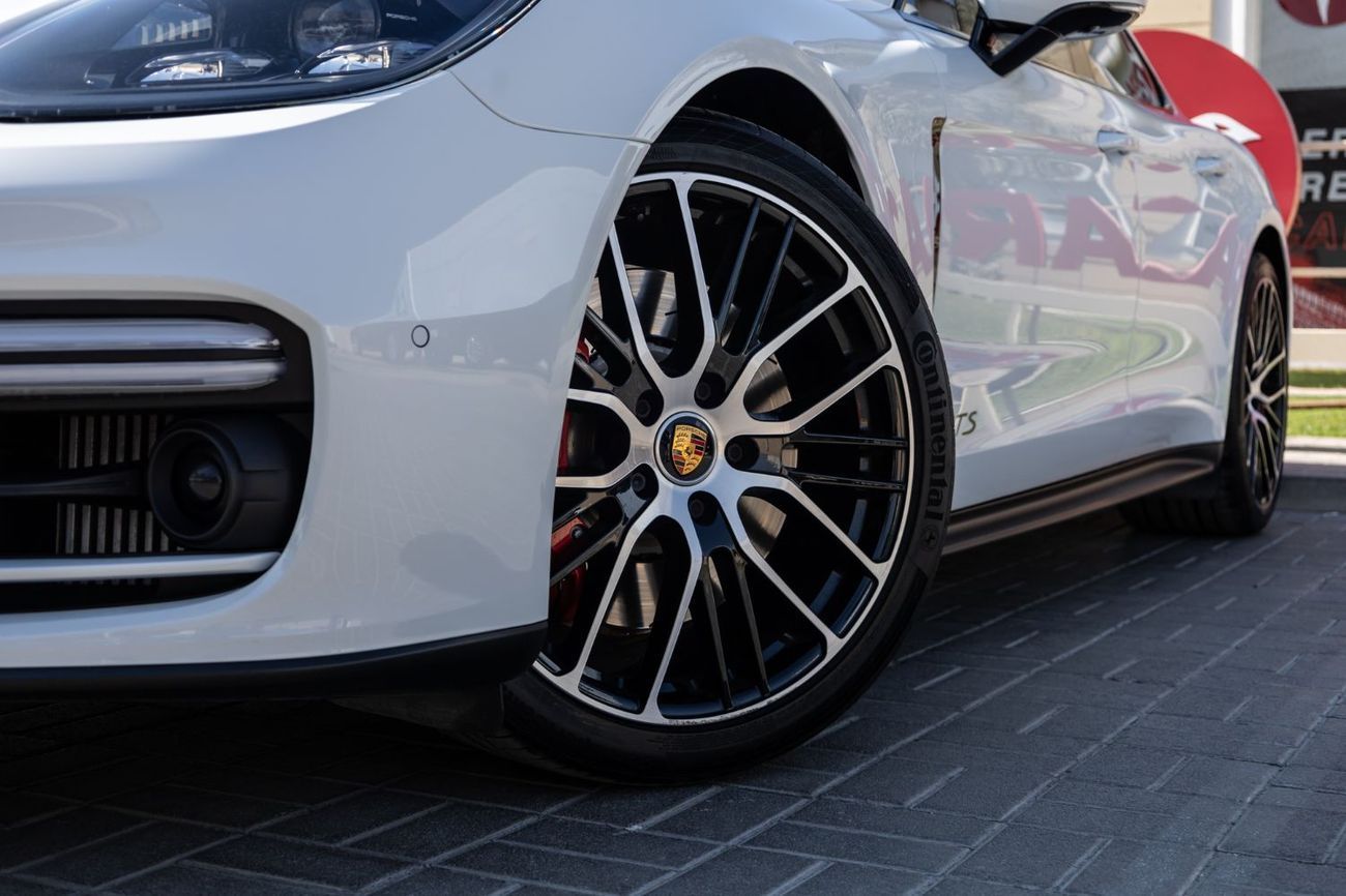 Porsche Panamera GTS 4.0L (454 HP) RWD