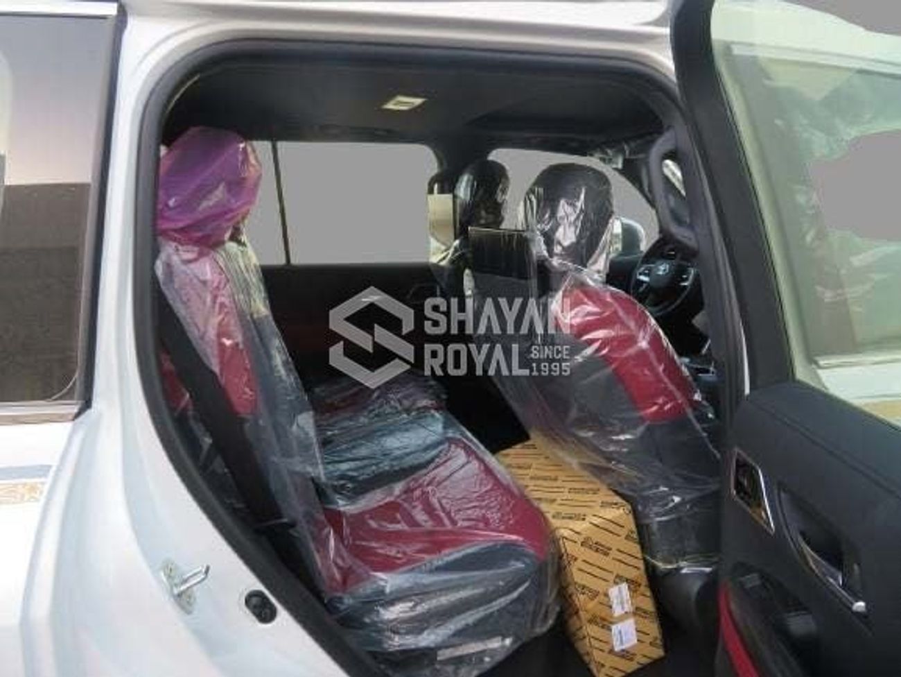 تويوتا لاند كروزر LHD LC300 3.5L PETROL VXR-Z EXCL TT V6 4WD AT 2025MY