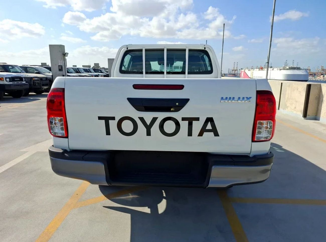 Toyota Hilux TOYOTA HILUX PETROL 2.7L NARROW BODY