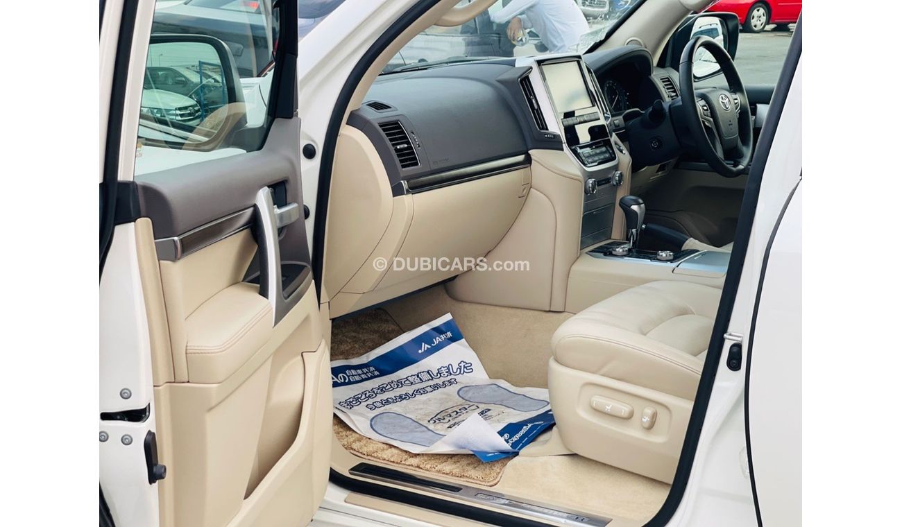 Toyota Land Cruiser Toyota ZX Landcruiser Petrol Engine model 2018 top of the range car very clean and good condition