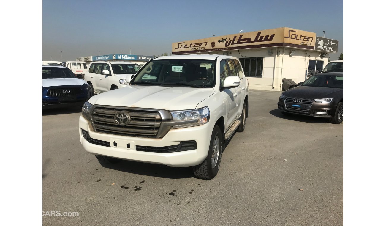 Toyota Land Cruiser GXR V8 4.5L DIESEL with Sunroof & Push Start