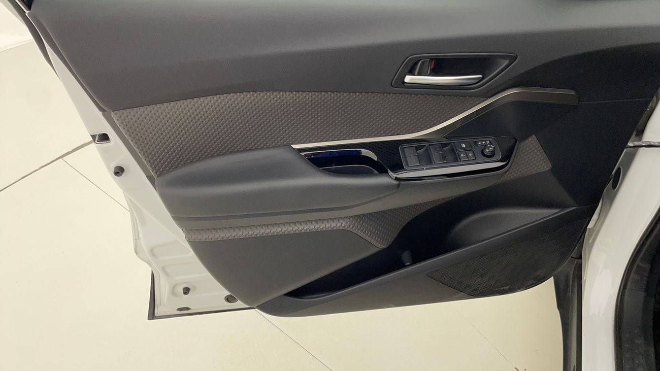 تويوتا CHR VX 1.8 | بدون دفعة مقدمة | اختبار القيادة في المنزل