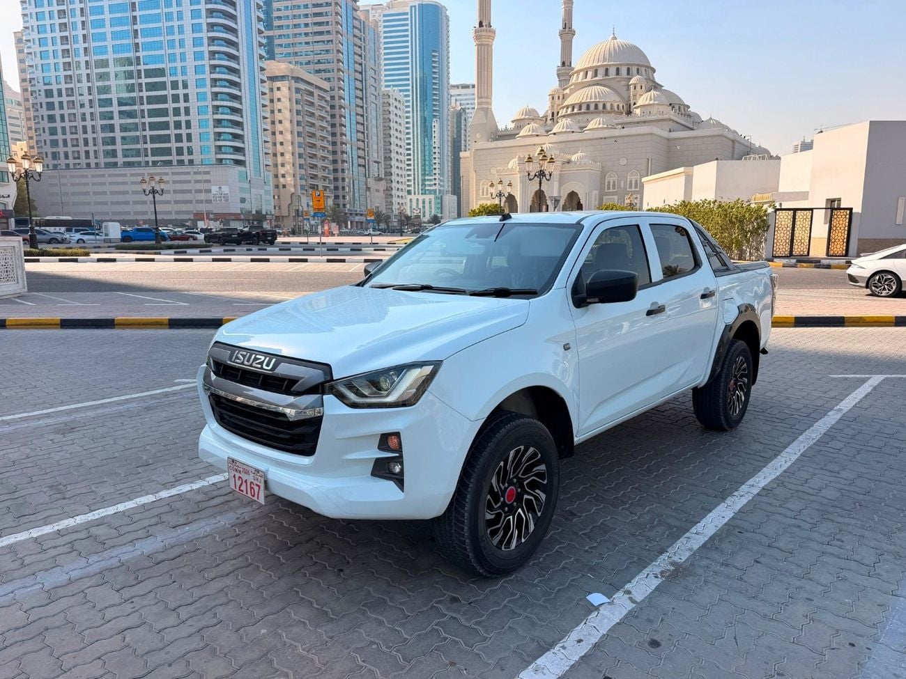 إيسوزو D ماكس LS