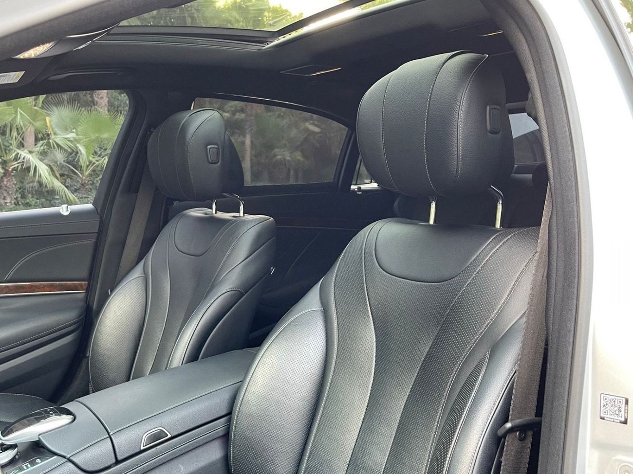 Mercedes-Benz S 550 2015 - AMG - 4.7L Twin Turbo V8 - 449 hp - Perfect Condition